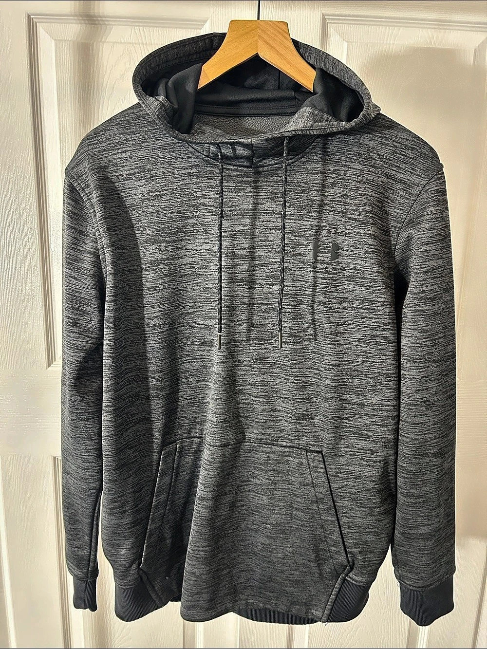 Under Armor Men's Hoodie Gray Size Medium Like New